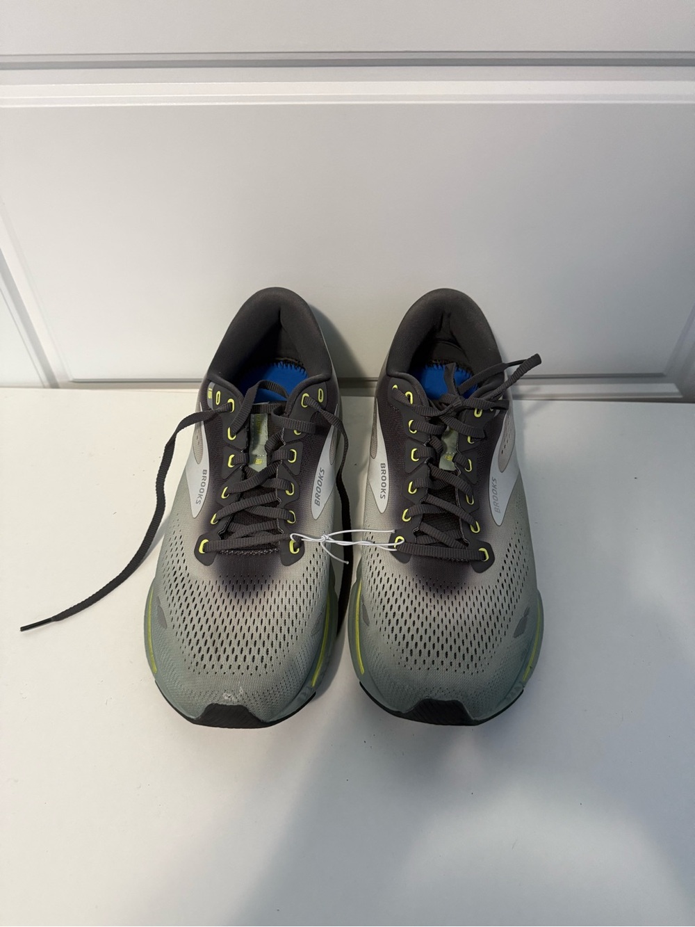 Brooks Gray and Lime Men's Running Shoes - Picture 3 of 5